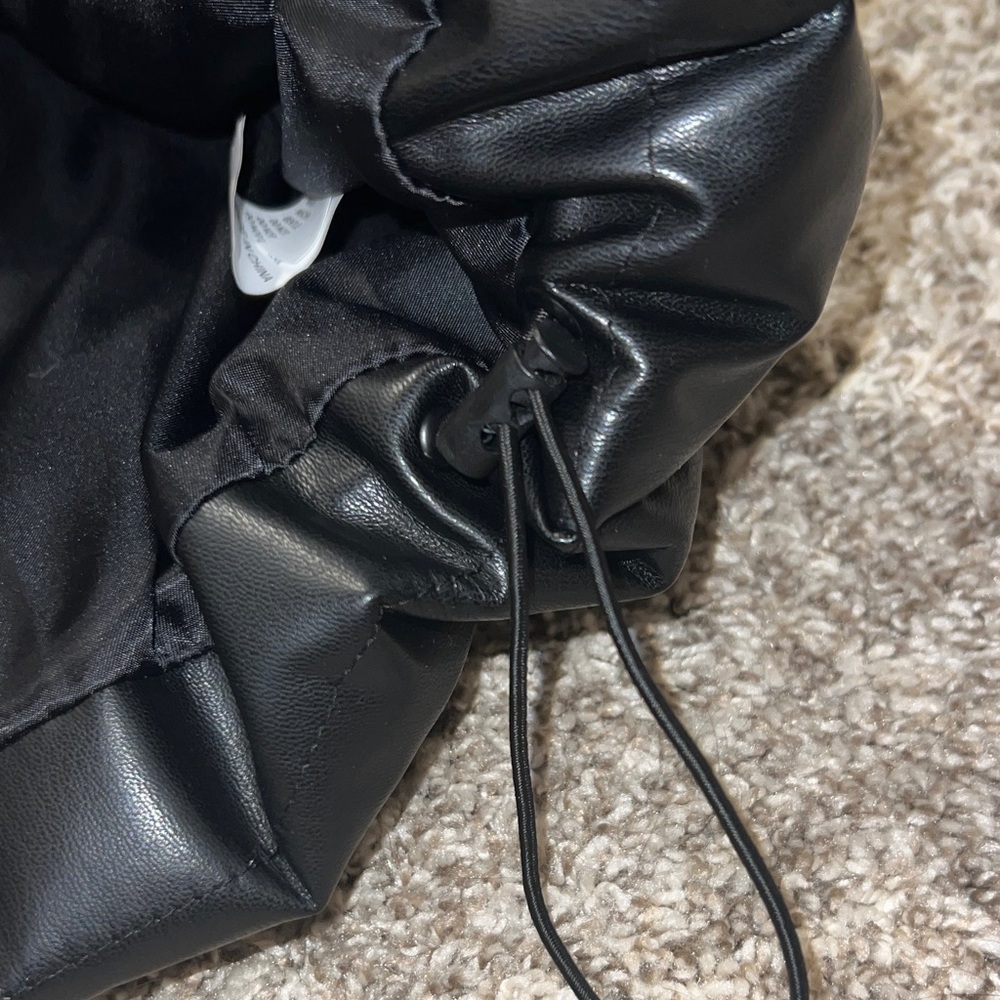 SHEIN Black Puffer Vest - Picture 6 of 11